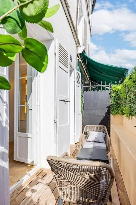 Townhouse Sacree Coeur Place Du Tertre Montmartre Paris Apartment