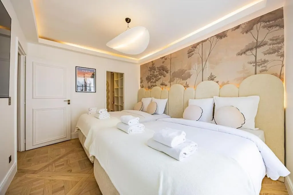 Townhouse Sacree Coeur Place Du Tertre Montmartre Paris Apartment