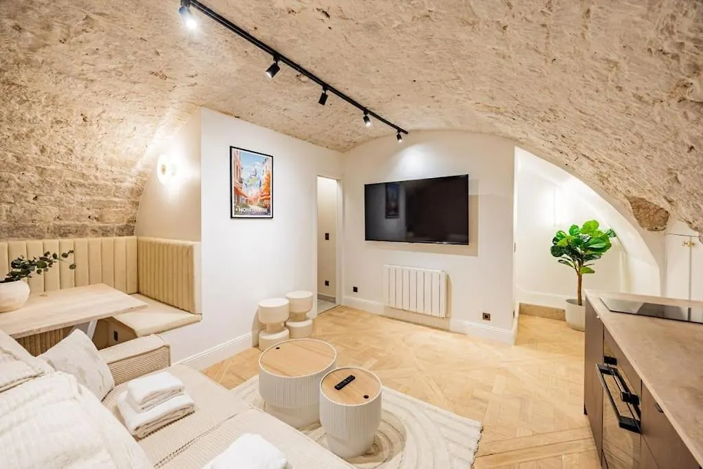 Apartment Townhouse Sacree Coeur Place Du Tertre Montmartre Paris