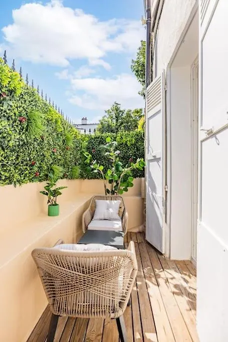 Townhouse Sacree Coeur Place Du Tertre Montmartre Paris